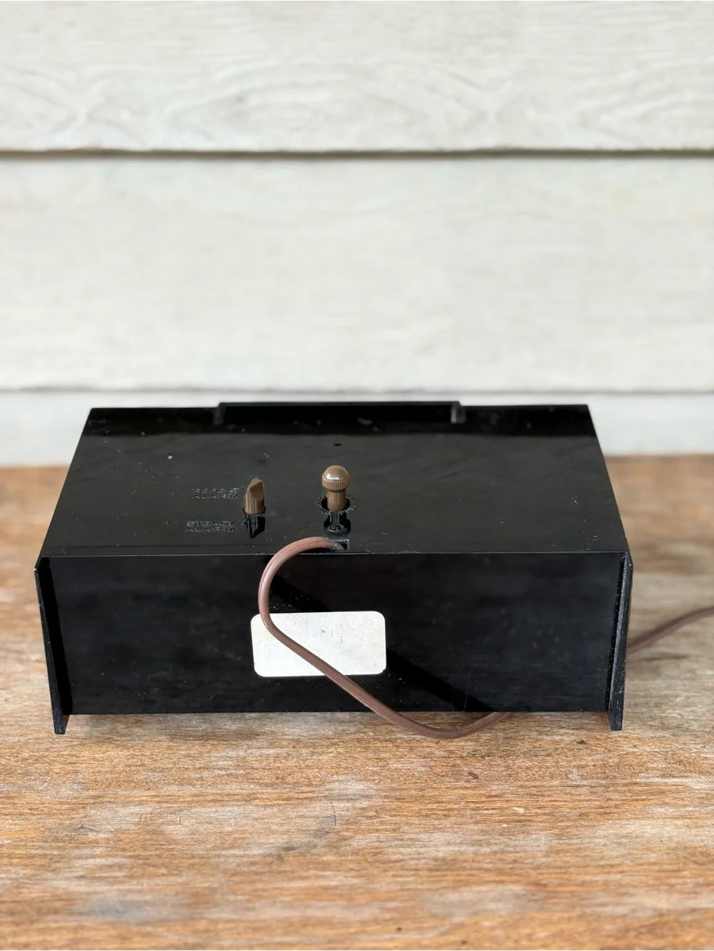 VTG Sears Roebuck Tradition electric analog alarm clock from the 1970s.